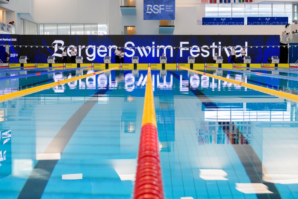 competition pool, olympic size pool, World Aquatics approved.